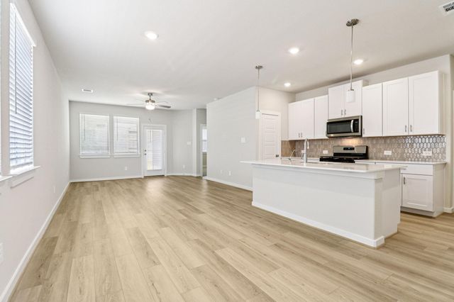 1928 Velvet Oak Lane, Conroe, TX 77304