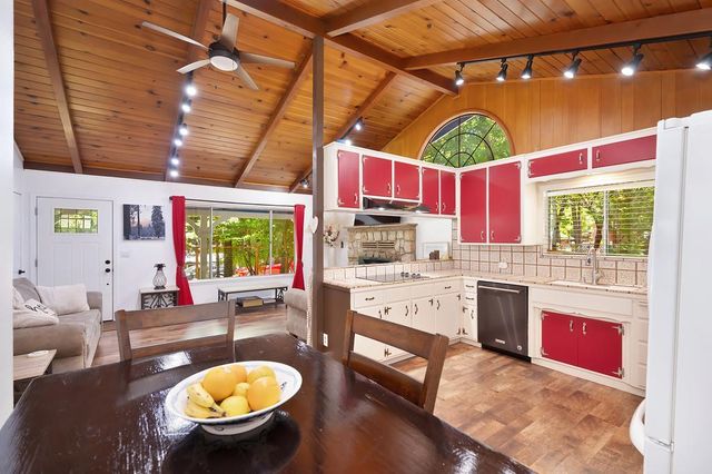 6240 Mackinaw St, Pollock Pines, CA 95726