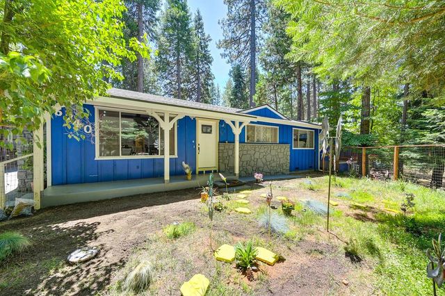 6240 Mackinaw St, Pollock Pines, CA 95726