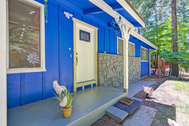 6240 Mackinaw St, Pollock Pines, CA 95726