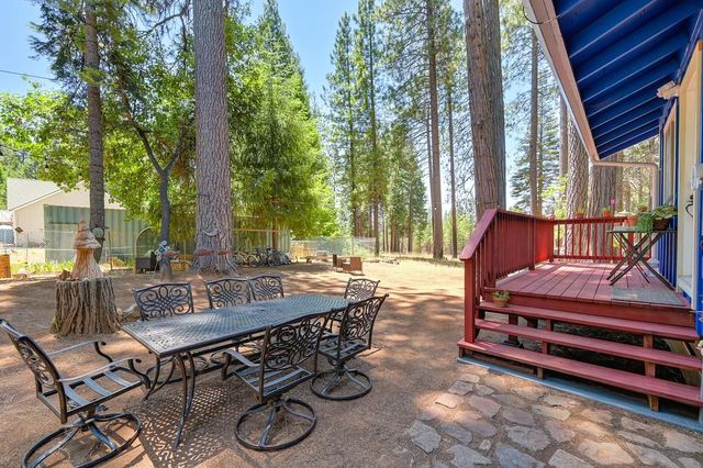 6240 Mackinaw St, Pollock Pines, CA 95726
