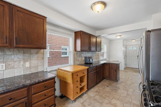 20216 Gaukler Street, St Clair Shores, MI 48080