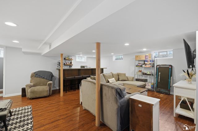 20216 Gaukler Street, St Clair Shores, MI 48080