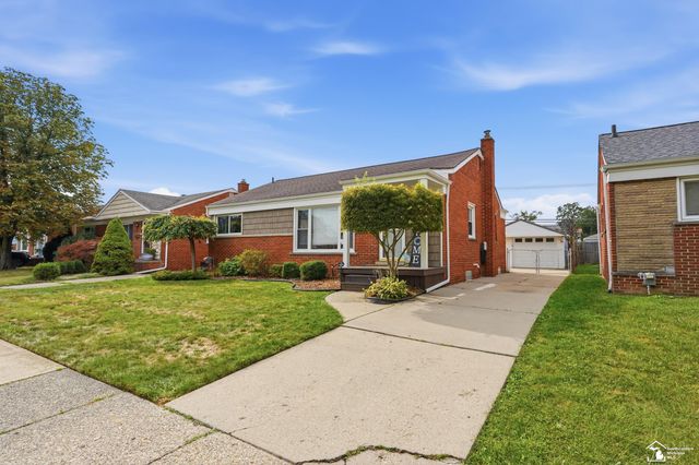 20216 Gaukler Street, St Clair Shores, MI 48080