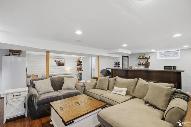 20216 Gaukler Street, St Clair Shores, MI 48080