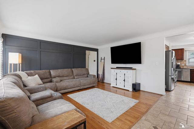 20216 Gaukler Street, St Clair Shores, MI 48080
