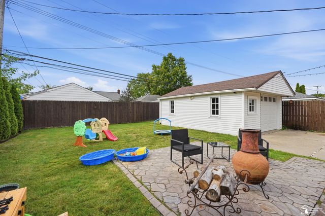 20216 Gaukler Street, St Clair Shores, MI 48080