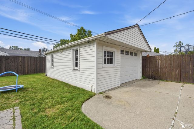 20216 Gaukler Street, St Clair Shores, MI 48080