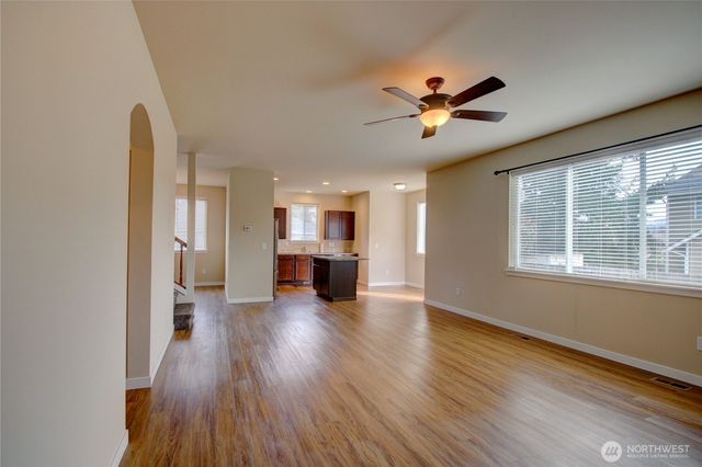 1709 Hillcrest Loop, Mount Vernon, WA 98274