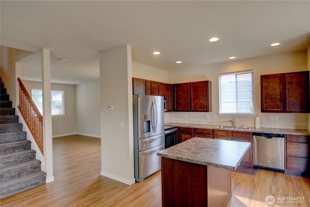 1709 Hillcrest Loop, Mount Vernon, WA 98274