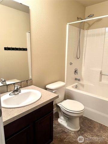 1709 Hillcrest Loop, Mount Vernon, WA 98274