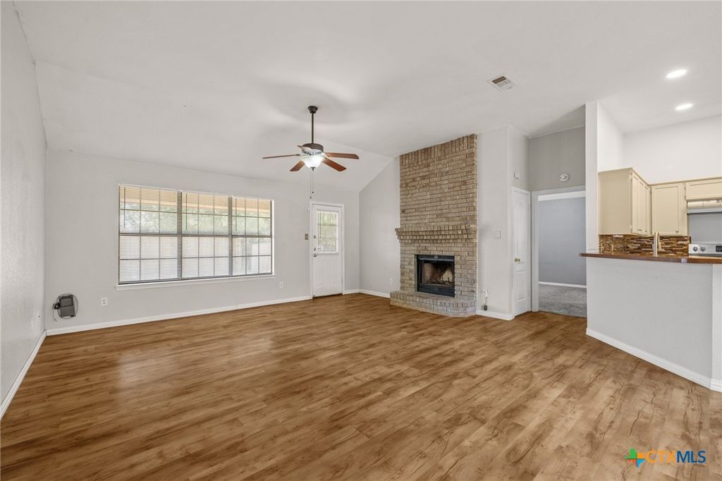 Image 7 of property listing at 4304 Teal Drive, Killeen, TX 76542