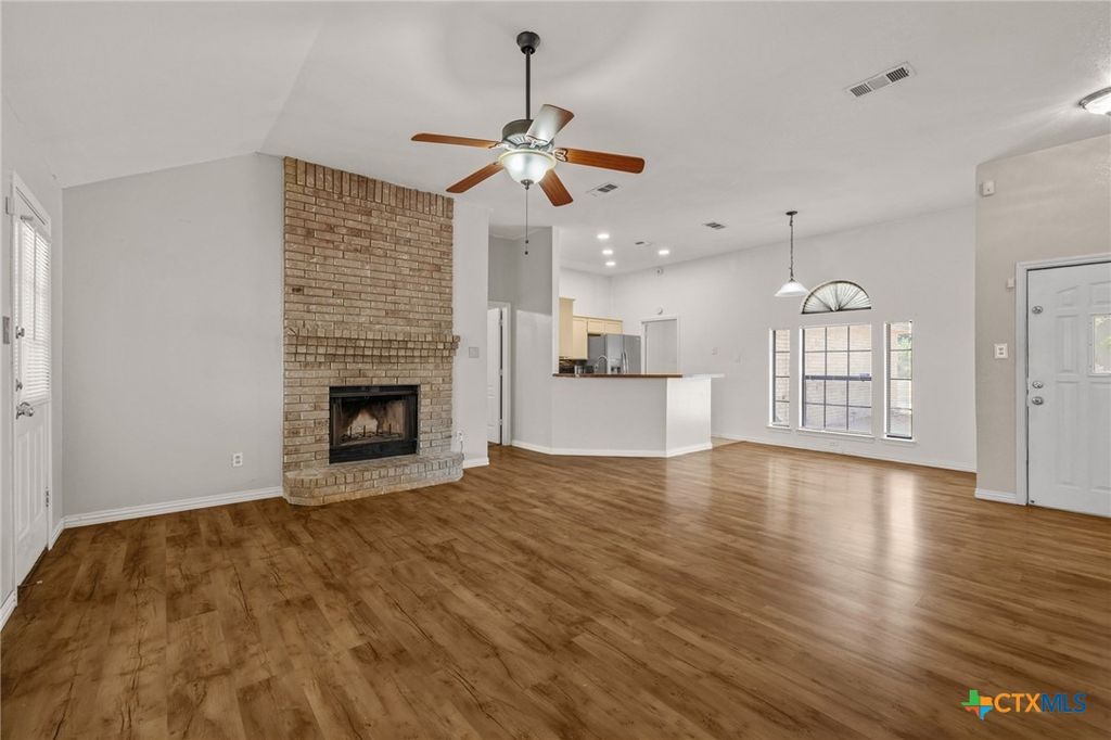 Image 8 of property listing at 4304 Teal Drive, Killeen, TX 76542