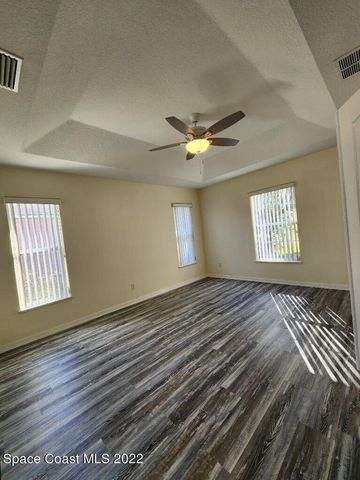 1517 Wake Forest Road NW, Palm Bay, FL 32907