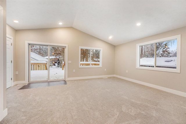 4341 Laura Avenue, Comstock Park, MI 49321