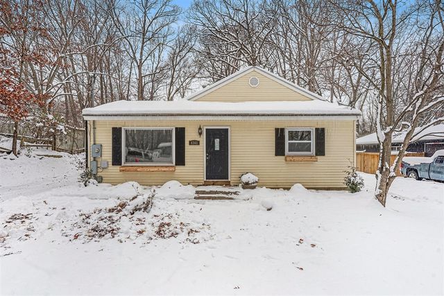 4341 Laura Avenue, Comstock Park, MI 49321