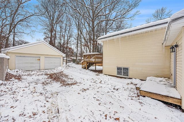 4341 Laura Avenue, Comstock Park, MI 49321