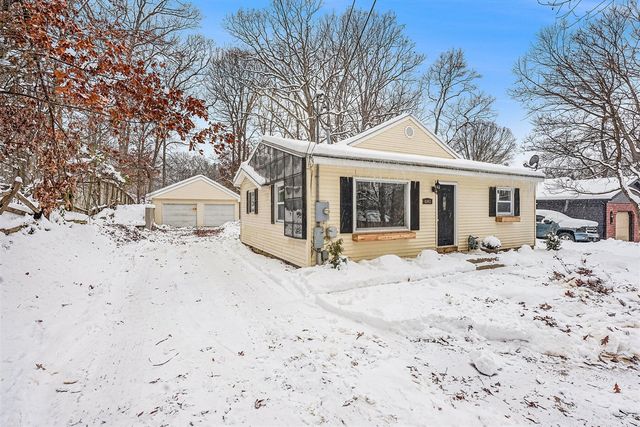 4341 Laura Avenue, Comstock Park, MI 49321