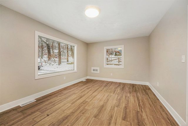 4341 Laura Avenue, Comstock Park, MI 49321