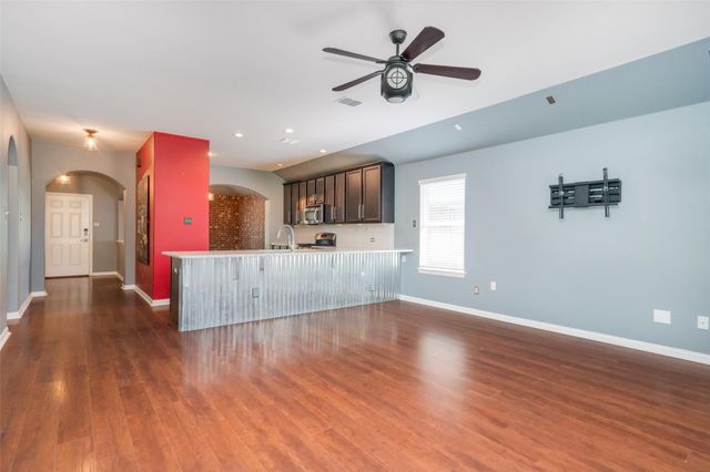292 Strawberry Blonde DR, Buda, TX 78610