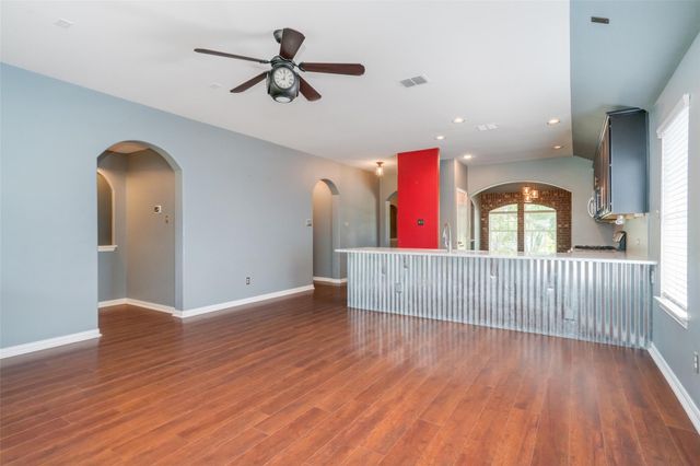 292 Strawberry Blonde DR, Buda, TX 78610