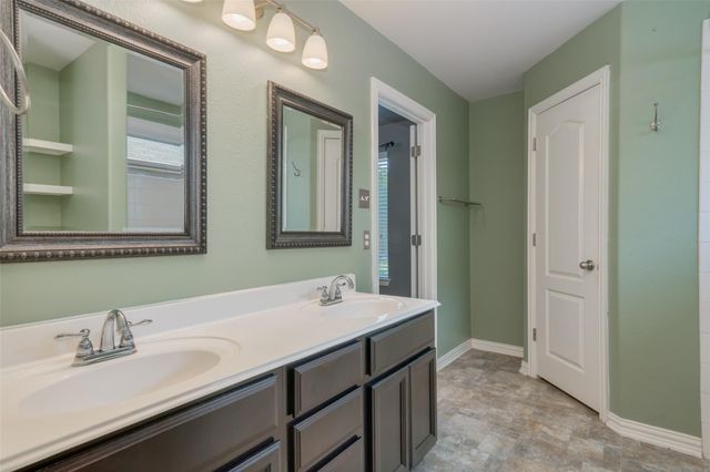 292 Strawberry Blonde DR, Buda, TX 78610