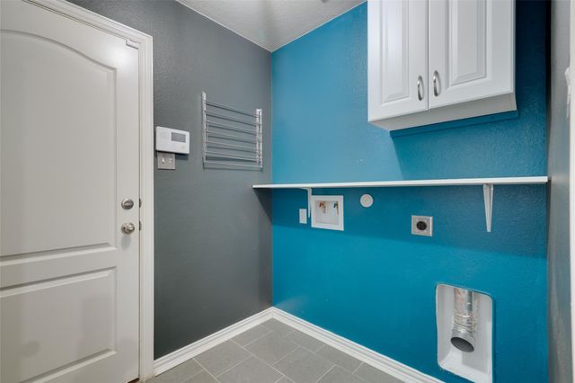 292 Strawberry Blonde DR, Buda, TX 78610