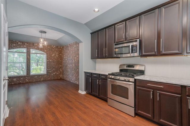 292 Strawberry Blonde DR, Buda, TX 78610