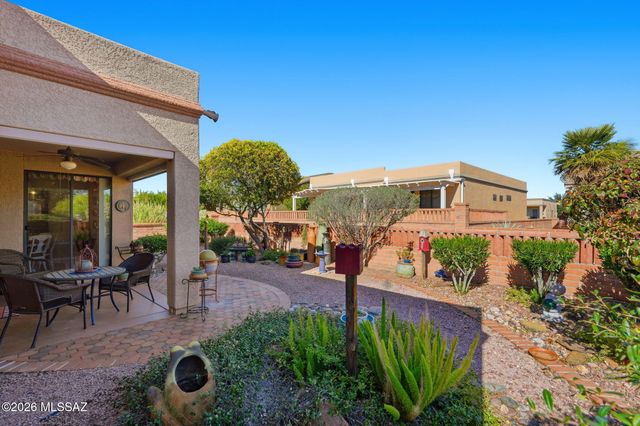 1910 W Amblemorn Drive, Green Valley, AZ 85622