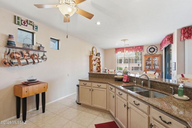 1910 W Amblemorn Drive, Green Valley, AZ 85622