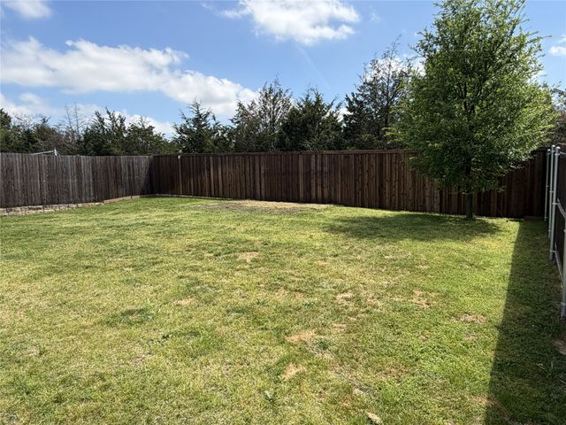 684 Crestridge Drive, Lavon, TX 75166