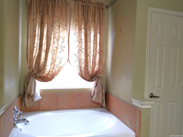 5714 Southern Oaks, San Antonio, TX 78261