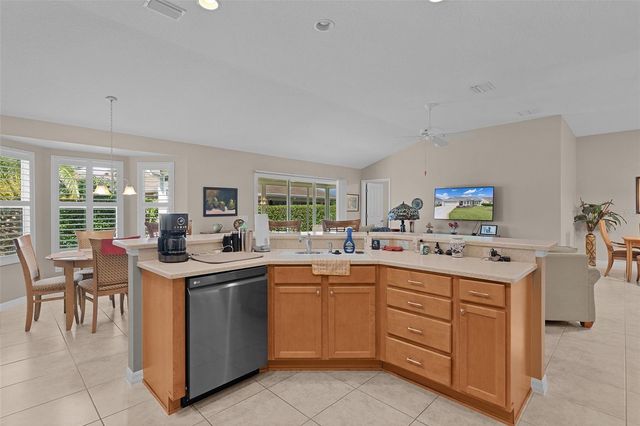 1215 WESTMORELAND LOOP, The Villages, FL 32162