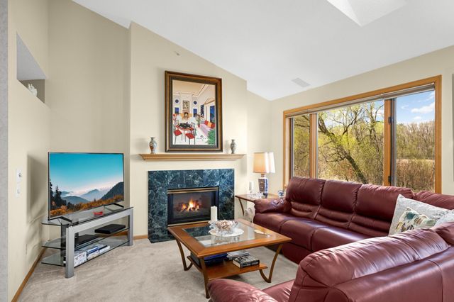 1104 Trenton Circle N, Plymouth, MN 55441