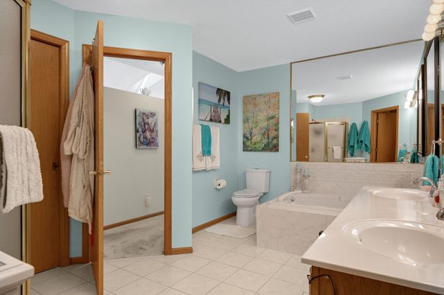 1104 Trenton Circle N, Plymouth, MN 55441