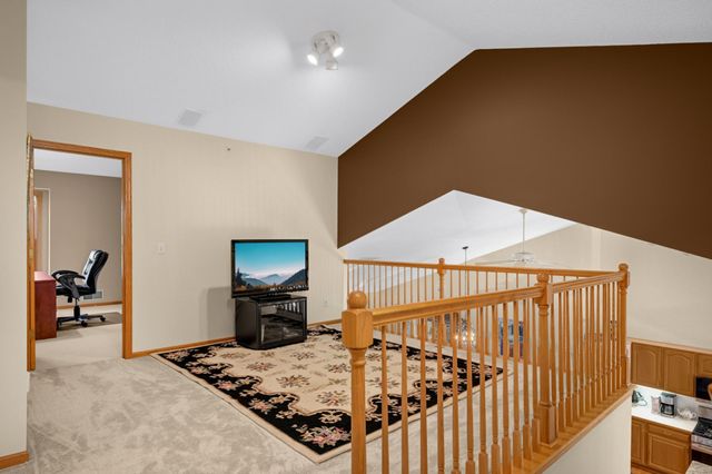 1104 Trenton Circle N, Plymouth, MN 55441