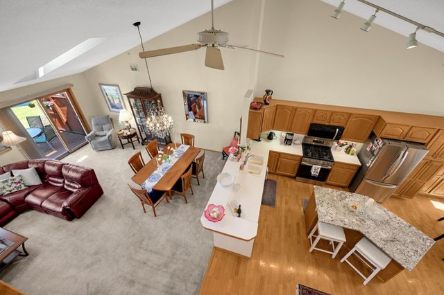 1104 Trenton Circle N, Plymouth, MN 55441