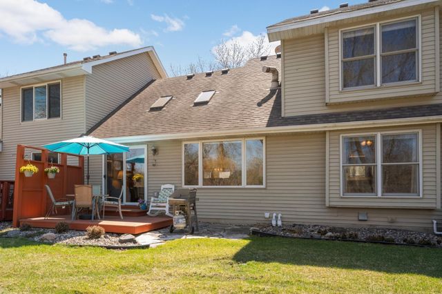 1104 Trenton Circle N, Plymouth, MN 55441