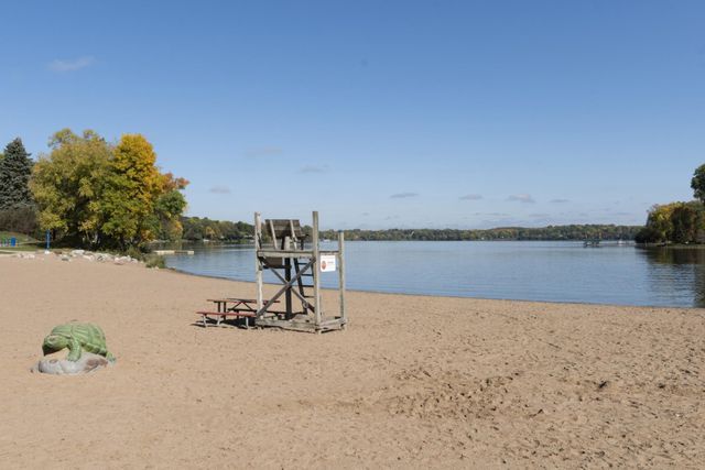 1104 Trenton Circle N, Plymouth, MN 55441