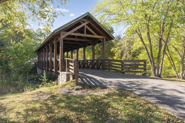 1104 Trenton Circle N, Plymouth, MN 55441