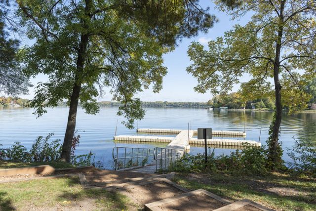1104 Trenton Circle N, Plymouth, MN 55441