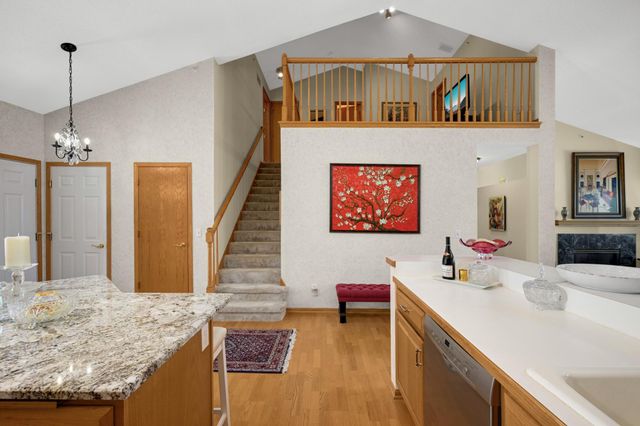 1104 Trenton Circle N, Plymouth, MN 55441
