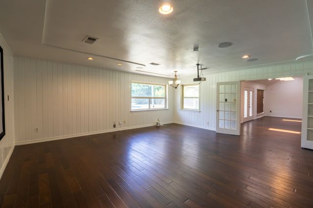 1700 Wimbleton Drive, Bedford, TX 76021