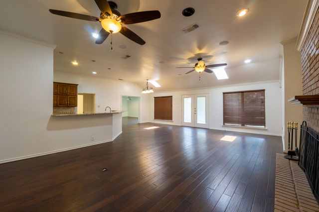 1700 Wimbleton Drive, Bedford, TX 76021