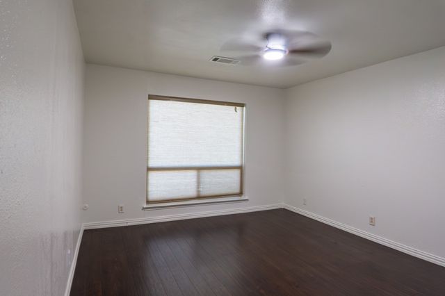 1700 Wimbleton Drive, Bedford, TX 76021
