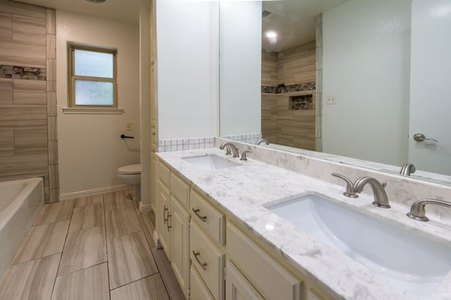 1700 Wimbleton Drive, Bedford, TX 76021