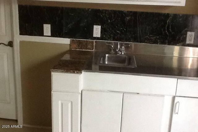 328 N 11th Place D, Phoenix, AZ 85006