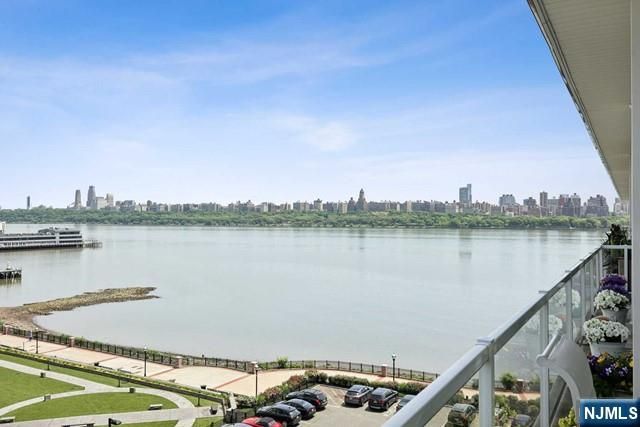 3 Somerset Lane 615, Edgewater, NJ 07020