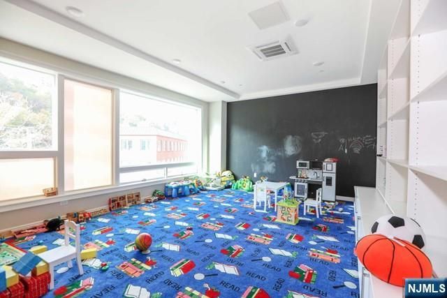 3 Somerset Lane 615, Edgewater, NJ 07020
