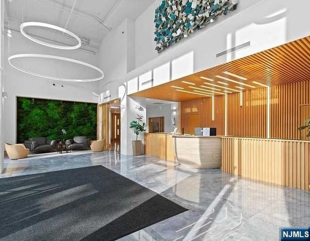 3 Somerset Lane 615, Edgewater, NJ 07020